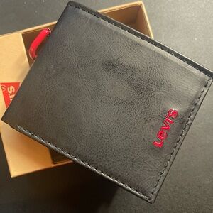 Levi’s men’s leather rfid black card holder